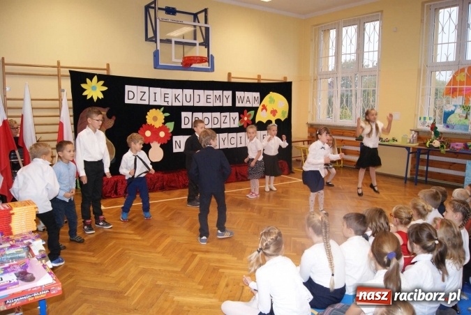 Zdjęcie w galerii na portalu naszraciborz.pl: Podwójne szkolne święto w Studziennej  wiadomości z regionu