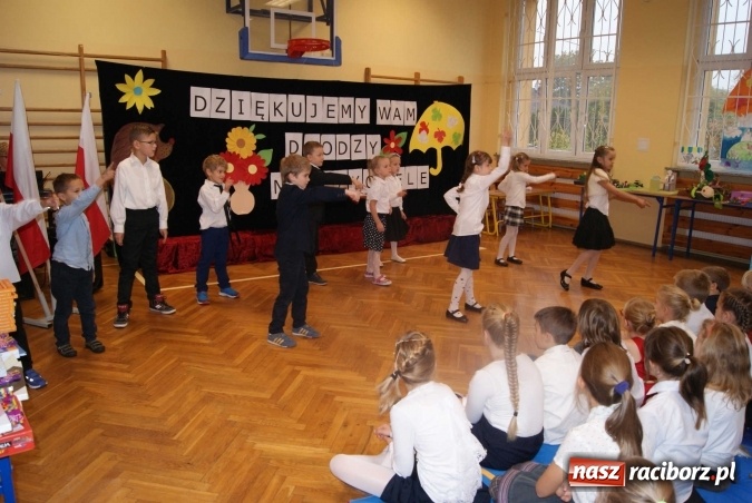 Zdjęcie w galerii na portalu naszraciborz.pl: Podwójne szkolne święto w Studziennej  wiadomości z regionu