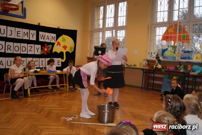 Zdjęcie w galerii na portalu naszraciborz.pl: Podwójne szkolne święto w Studziennej  wiadomości z regionu