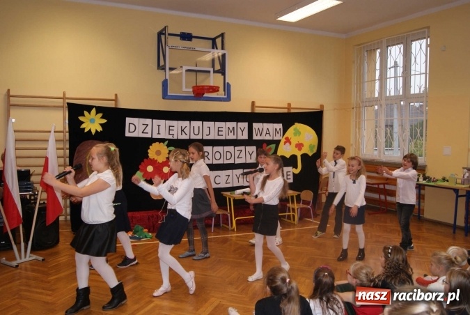 Zdjęcie w galerii na portalu naszraciborz.pl: Podwójne szkolne święto w Studziennej  wiadomości z regionu