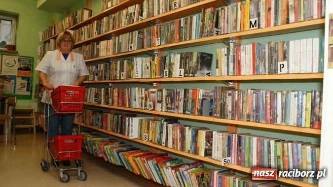 Zdjęcie w galerii na portalu naszraciborz.pl: W szlafroku i kapciach… czy wiesz, że w szpitalu działa biblioteka? wiadomości z regionu