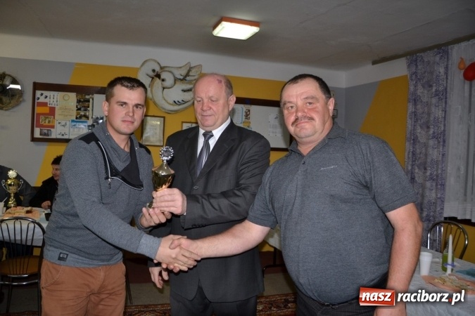 Zdjęcie w galerii na portalu naszraciborz.pl: Tworków. Zakończył się sezon lotowy gołębi wiadomości z regionu