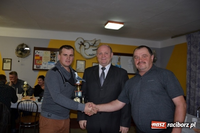 Zdjęcie w galerii na portalu naszraciborz.pl: Tworków. Zakończył się sezon lotowy gołębi wiadomości z regionu