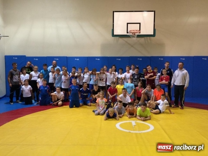 Zdjęcie w galerii na portalu naszraciborz.pl: Finał Wojewódzki Zapasy sportem wszystkich dzieci w Raciborzu wiadomości z regionu