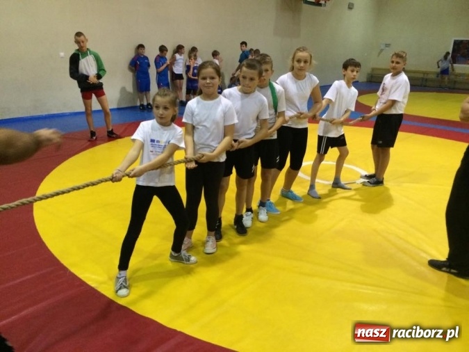 Zdjęcie w galerii na portalu naszraciborz.pl: Finał Wojewódzki Zapasy sportem wszystkich dzieci w Raciborzu wiadomości z regionu