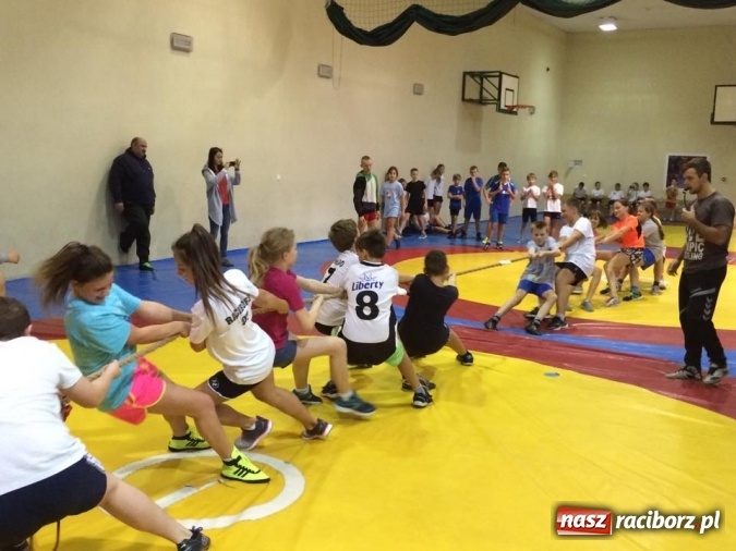 Zdjęcie w galerii na portalu naszraciborz.pl: Finał Wojewódzki Zapasy sportem wszystkich dzieci w Raciborzu wiadomości z regionu
