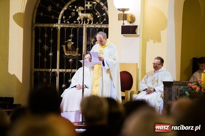 Zdjęcie w galerii na portalu naszraciborz.pl: Wyjątkowa Msza św. na 80-lecie kościoła NSPJ wiadomości z regionu