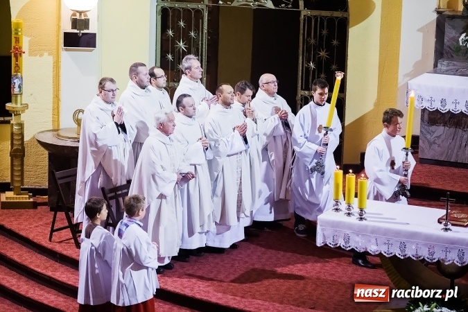 Zdjęcie w galerii na portalu naszraciborz.pl: Wyjątkowa Msza św. na 80-lecie kościoła NSPJ wiadomości z regionu