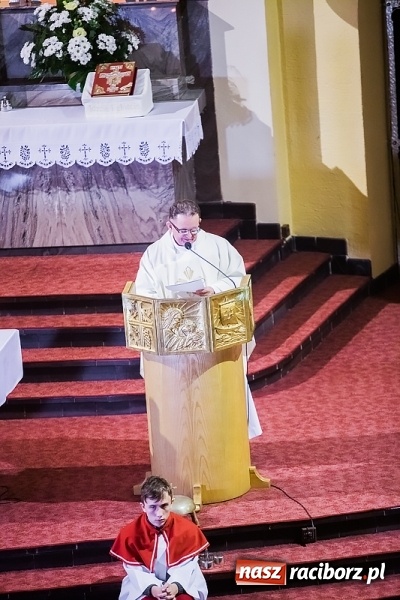 Zdjęcie w galerii na portalu naszraciborz.pl: Wyjątkowa Msza św. na 80-lecie kościoła NSPJ wiadomości z regionu