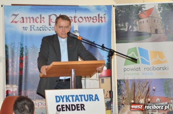 Zdjęcie w galerii na portalu naszraciborz.pl: Kiedy seks staje się bogiem – ksiądz Oko o ideologii gender na Zamku Piastowskim wiadomości z regionu