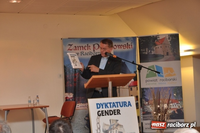 Zdjęcie w galerii na portalu naszraciborz.pl: Kiedy seks staje się bogiem – ksiądz Oko o ideologii gender na Zamku Piastowskim wiadomości z regionu