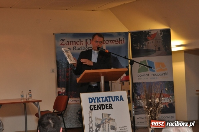 Zdjęcie w galerii na portalu naszraciborz.pl: Kiedy seks staje się bogiem – ksiądz Oko o ideologii gender na Zamku Piastowskim wiadomości z regionu