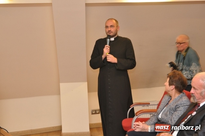 Zdjęcie w galerii na portalu naszraciborz.pl: Kiedy seks staje się bogiem – ksiądz Oko o ideologii gender na Zamku Piastowskim wiadomości z regionu