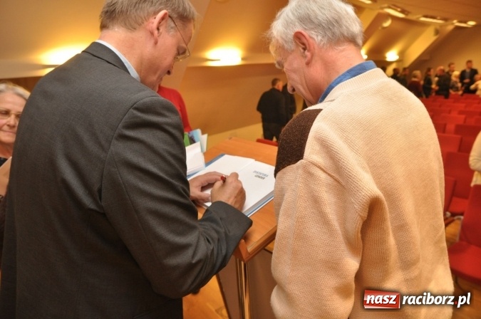 Zdjęcie w galerii na portalu naszraciborz.pl: Kiedy seks staje się bogiem – ksiądz Oko o ideologii gender na Zamku Piastowskim wiadomości z regionu