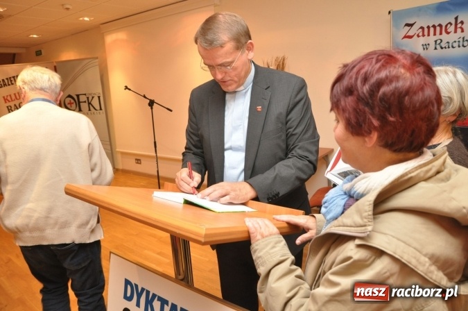 Zdjęcie w galerii na portalu naszraciborz.pl: Kiedy seks staje się bogiem – ksiądz Oko o ideologii gender na Zamku Piastowskim wiadomości z regionu