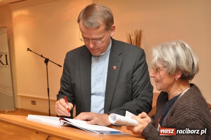 Zdjęcie w galerii na portalu naszraciborz.pl: Kiedy seks staje się bogiem – ksiądz Oko o ideologii gender na Zamku Piastowskim wiadomości z regionu