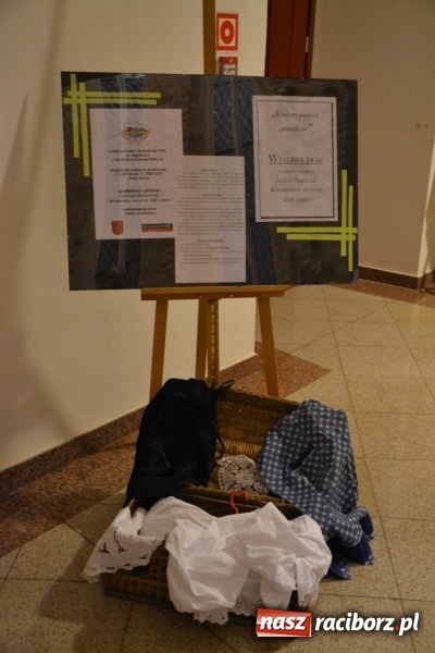 Zdjęcie w galerii na portalu naszraciborz.pl: Tu mieszkam, tu zmieniam - aktywni mieszkańcy gminy Krzanowice spotkali się na zamku wiadomości z regionu