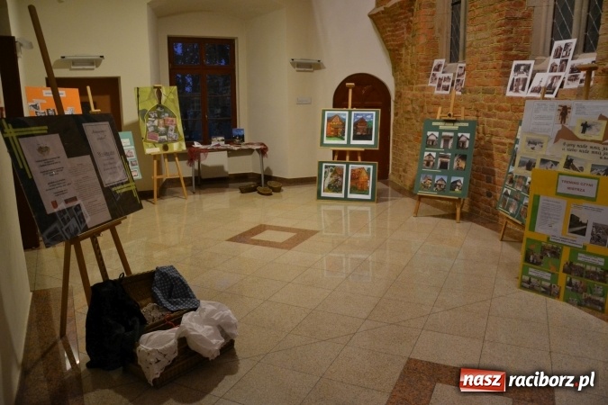 Zdjęcie w galerii na portalu naszraciborz.pl: Tu mieszkam, tu zmieniam - aktywni mieszkańcy gminy Krzanowice spotkali się na zamku wiadomości z regionu