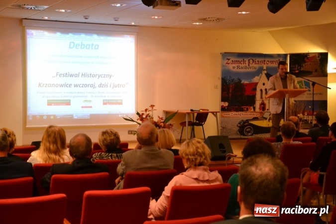 Zdjęcie w galerii na portalu naszraciborz.pl: Tu mieszkam, tu zmieniam - aktywni mieszkańcy gminy Krzanowice spotkali się na zamku wiadomości z regionu