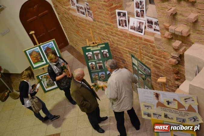 Zdjęcie w galerii na portalu naszraciborz.pl: Tu mieszkam, tu zmieniam - aktywni mieszkańcy gminy Krzanowice spotkali się na zamku wiadomości z regionu