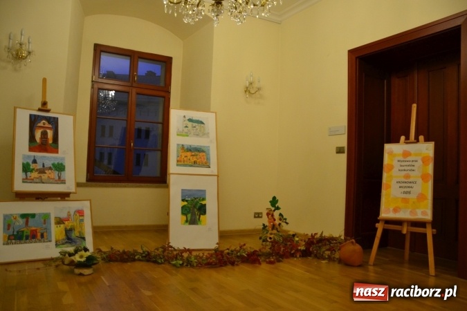 Zdjęcie w galerii na portalu naszraciborz.pl: Tu mieszkam, tu zmieniam - aktywni mieszkańcy gminy Krzanowice spotkali się na zamku wiadomości z regionu