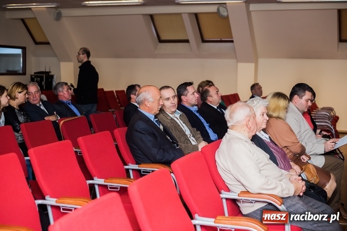 Zdjęcie w galerii na portalu naszraciborz.pl: Tu mieszkam, tu zmieniam - aktywni mieszkańcy gminy Krzanowice spotkali się na zamku wiadomości z regionu