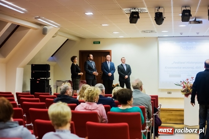 Zdjęcie w galerii na portalu naszraciborz.pl: Tu mieszkam, tu zmieniam - aktywni mieszkańcy gminy Krzanowice spotkali się na zamku wiadomości z regionu