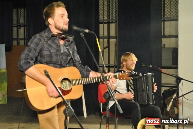 Zdjęcie w galerii na portalu naszraciborz.pl: Teddy Junior na koncercie w Kietrzu wiadomości z regionu