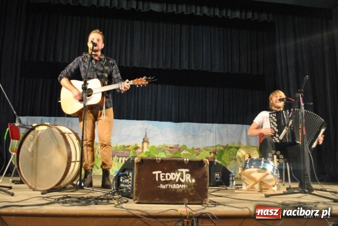 Zdjęcie w galerii na portalu naszraciborz.pl: Teddy Junior na koncercie w Kietrzu wiadomości z regionu