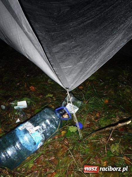 Zdjęcie w galerii na portalu naszraciborz.pl: W lasach rudzkich odbył się kurs z technik przetrwania wiadomości z regionu