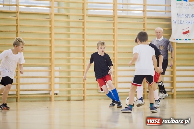 Zdjęcie w galerii na portalu naszraciborz.pl: Z podwórka na stadion o Puchar Tymbarku w Pietrowicach Wielkich wiadomości z regionu