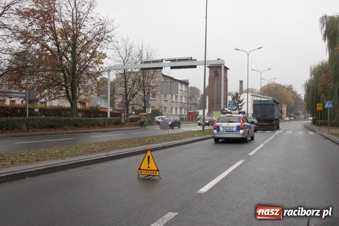 Zdjęcie w galerii na portalu naszraciborz.pl: Czeski man uszkodził audi na Odrostradzie wiadomości z regionu