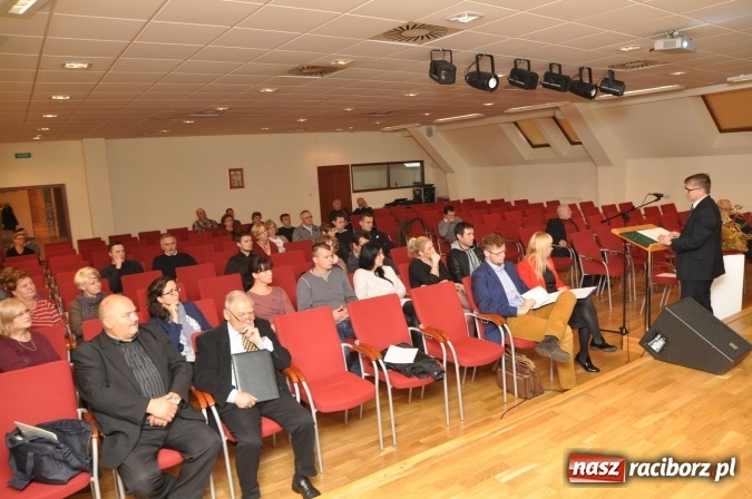 Zdjęcie w galerii na portalu naszraciborz.pl: Wkręceni w wiatraki próbują się wykręcić – ciąg dalszy sprawy krzanowickiej farmy wiatrowej wiadomości z regionu