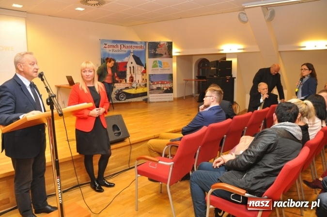 Zdjęcie w galerii na portalu naszraciborz.pl: Wkręceni w wiatraki próbują się wykręcić – ciąg dalszy sprawy krzanowickiej farmy wiatrowej wiadomości z regionu