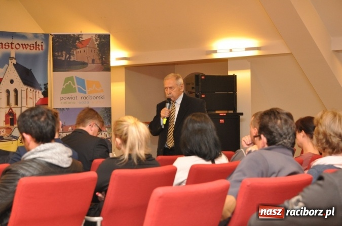 Zdjęcie w galerii na portalu naszraciborz.pl: Wkręceni w wiatraki próbują się wykręcić – ciąg dalszy sprawy krzanowickiej farmy wiatrowej wiadomości z regionu