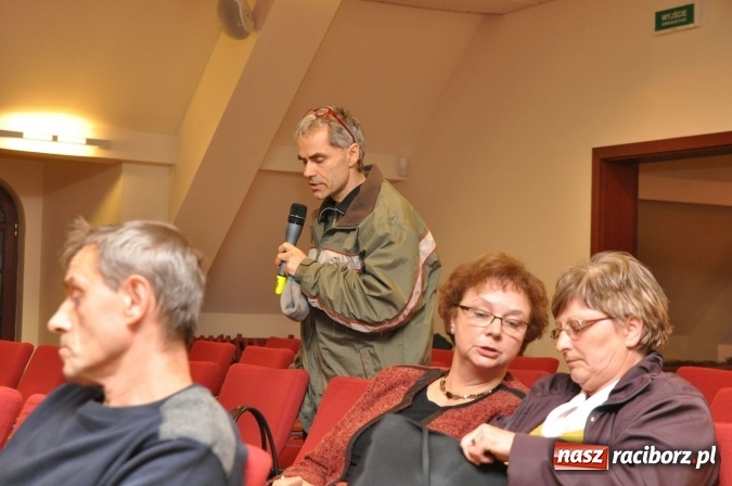 Zdjęcie w galerii na portalu naszraciborz.pl: Wkręceni w wiatraki próbują się wykręcić – ciąg dalszy sprawy krzanowickiej farmy wiatrowej wiadomości z regionu