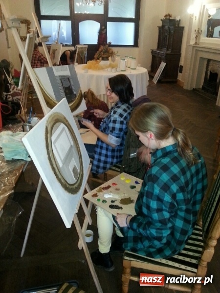 Zdjęcie w galerii na portalu naszraciborz.pl: W Pałacu Wojnowice odbył się plener malarski. Efekty można obejrzeć dziś na wernisażu wiadomości z regionu