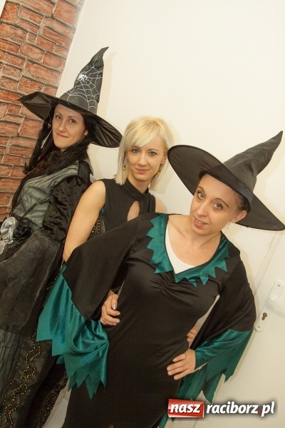 Zdjęcie w galerii na portalu naszraciborz.pl: Halloweenowe nocne szperanie w Robanie wiadomości z regionu