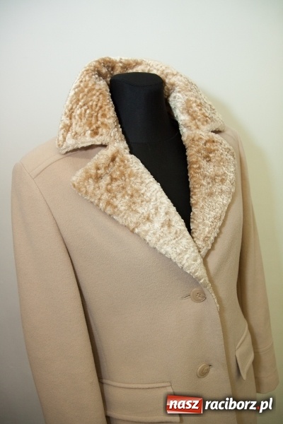 Zdjęcie w galerii na portalu naszraciborz.pl: Halloweenowe nocne szperanie w Robanie wiadomości z regionu