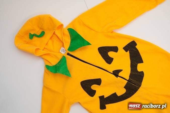 Zdjęcie w galerii na portalu naszraciborz.pl: Halloweenowe nocne szperanie w Robanie wiadomości z regionu