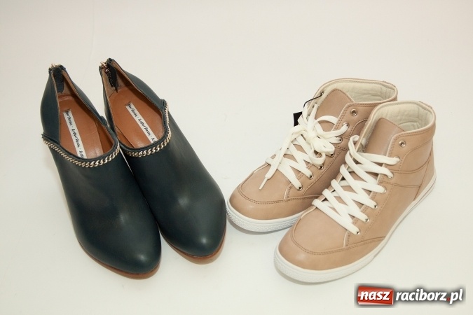 Zdjęcie w galerii na portalu naszraciborz.pl: Halloweenowe nocne szperanie w Robanie wiadomości z regionu