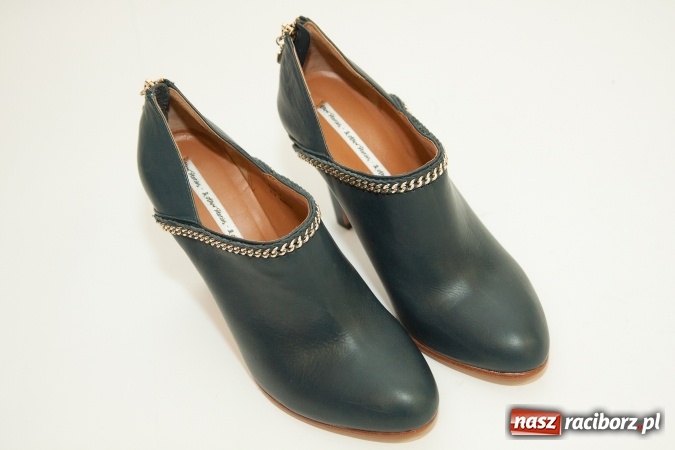 Zdjęcie w galerii na portalu naszraciborz.pl: Halloweenowe nocne szperanie w Robanie wiadomości z regionu