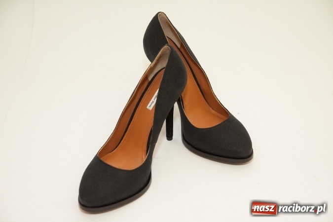 Zdjęcie w galerii na portalu naszraciborz.pl: Halloweenowe nocne szperanie w Robanie wiadomości z regionu