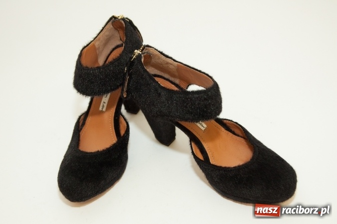 Zdjęcie w galerii na portalu naszraciborz.pl: Halloweenowe nocne szperanie w Robanie wiadomości z regionu