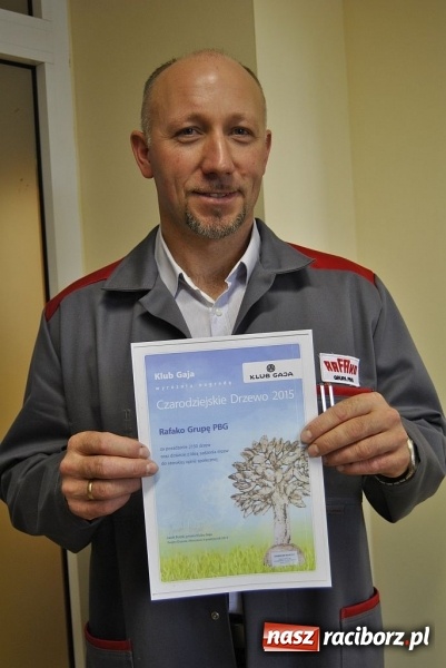 Zdjęcie w galerii na portalu naszraciborz.pl: Czarodziejskie drzewo dla Rafako wiadomości z regionu