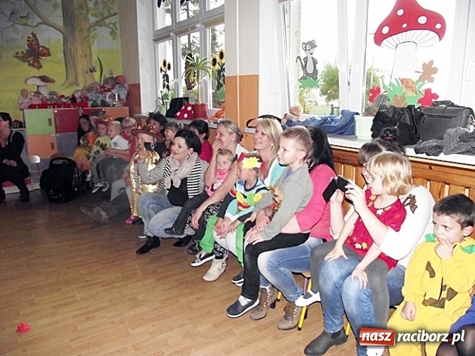 Zdjęcie w galerii na portalu naszraciborz.pl: Jesienne zabawy z rodzicami w Przedszkolu nr 16 wiadomości z regionu