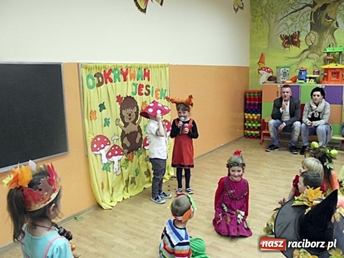 Zdjęcie w galerii na portalu naszraciborz.pl: Jesienne zabawy z rodzicami w Przedszkolu nr 16 wiadomości z regionu