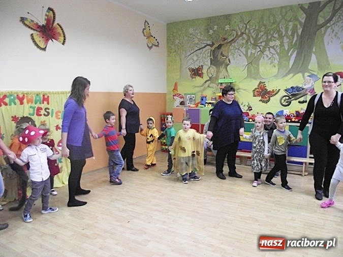 Zdjęcie w galerii na portalu naszraciborz.pl: Jesienne zabawy z rodzicami w Przedszkolu nr 16 wiadomości z regionu