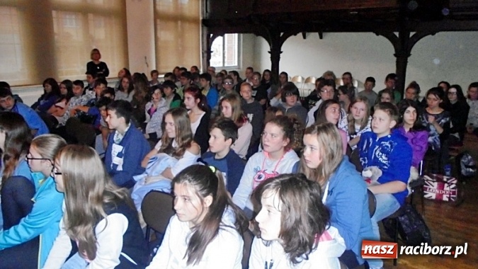 Zdjęcie w galerii na portalu naszraciborz.pl: Cyberprzemoc to też przemoc  wiadomości z regionu