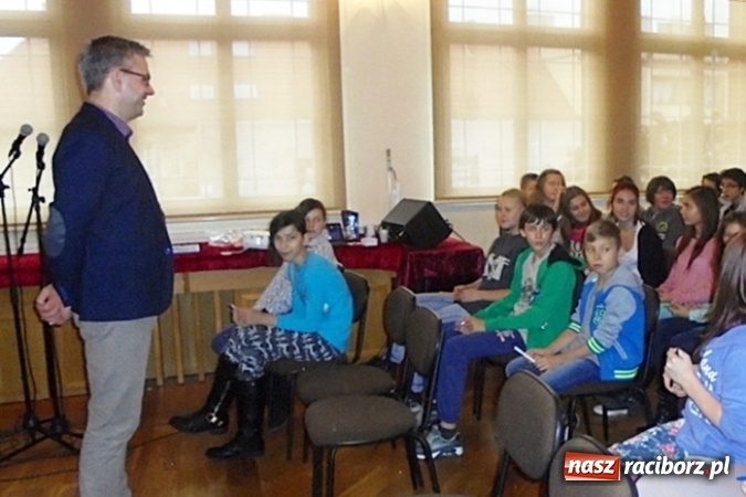 Zdjęcie w galerii na portalu naszraciborz.pl: W Gimnazjum nr 5 profesjonalnie rozmawiano o dopalaczach  wiadomości z regionu